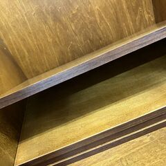 🔔ガラスショーケース🔔Karimoku🔔カリモク🔔コロニアルなデザイン✨️🔔上質木材🔔ヴィンテージ風🔔No.1537🔔の画像