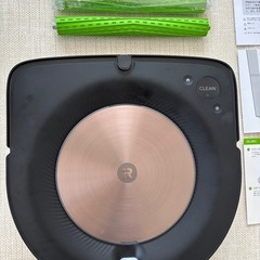 iRobot s9+ロボット掃除機本体 自動充電機能 収集機能 充電ドック付きの画像