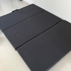 【格安】折りたたみ ダブル マットレス 10cm厚 ブラックの画像