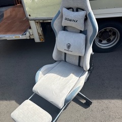 ゲーミングチェアの画像