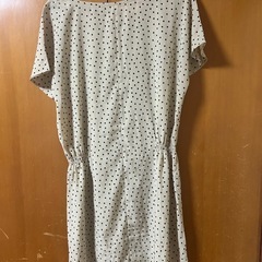【古着】ドット柄ワンピース ベージュ 半袖 ウエストゴムの画像