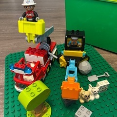 レゴデュプロ1歳半〜　ブロック+ケース+板+消防車とショベルカー付きの画像