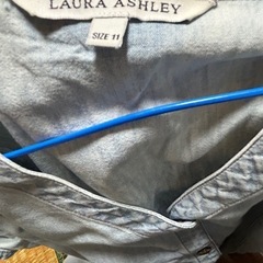 LAURA ASHLEY デニムワンピース Vネック 半袖 ミモレ丈 ウエストリボン　大きいサイズの画像