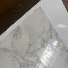 9/8 13時〜14時受け取りに来れるかた🙇‍♀️小さなテーブルの画像