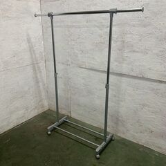 【ジモティ限定特価】 パイプハンガーラック 可変式 A0347Gの画像