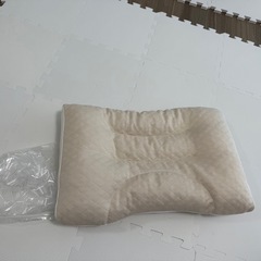 【ほぼ未使用】西川　まくら　首・肩フィット枕の画像