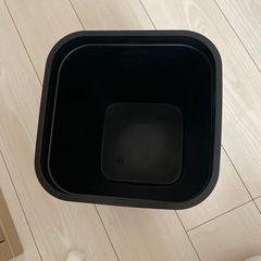 新品未使用ゴミ箱の画像