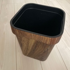 新品未使用ゴミ箱の画像