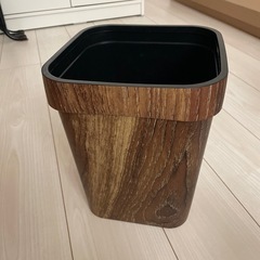 新品未使用ゴミ箱の画像