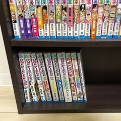 【本棚付】ONEPIECE 0巻~109巻＋関連本　ほぼ全巻の画像