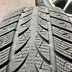 プリウス装着2023年製スタッドレス　195/65R15の画像