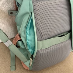 くすみカラー多機能リュック　の画像