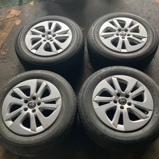 プリウス純正アルミつきサマータイヤ☆