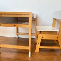 こども用デスクとイス　木製　ウッド　ホワイトの画像