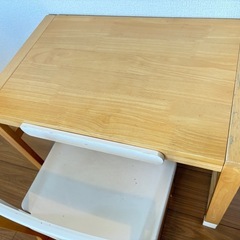 こども用デスクとイス　木製　ウッド　ホワイトの画像