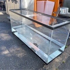 お話中　大型 アクリル水槽　1280×450×600㎜　板厚15㎜　熱帯魚　アクア　水漏れ確認済　中古　③の画像