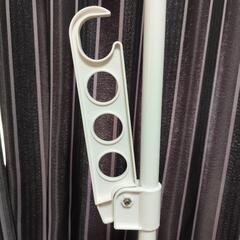 室内用つっぱり式物干しの画像