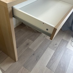 【9/15まで】IKEA ミッケ　勉強机　ベージュの画像