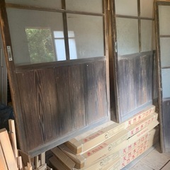 古い3枚引き戸の画像