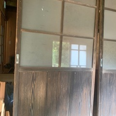 古い3枚引き戸の画像