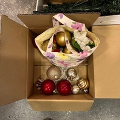 クリスマスツリー及び飾りの画像