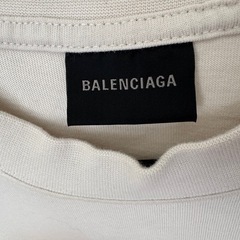 バレンシアガ　Tシャツの画像