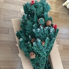 クリスマスツリー赤い木の実松ぼっくり雪化粧付きツリー150㎝
の画像