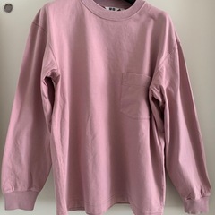 UNIQLO クルーネックTの画像