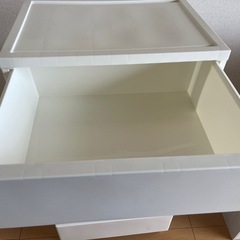 洋服収納棚の画像