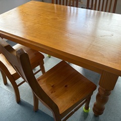 大きめ木製ダイニングテーブルセット　椅子×4の画像