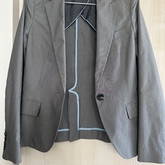 【９月まで
】レディーススーツ　上下セットの画像