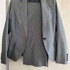 【９月まで
】レディーススーツ　上下セットの画像