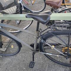 ８千円に値下がり、自転車を売り、空気入れをあげます。の画像
