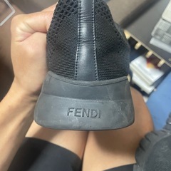本日お取り引き希望！　FENDIスニーカーとニューエラーTシャツLサイズのセットの画像