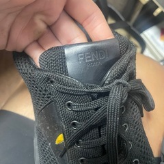 本日お取り引き希望！　FENDIスニーカーとニューエラーTシャツLサイズのセットの画像