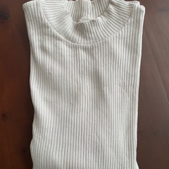 UNIQLO リブハイネックTの画像