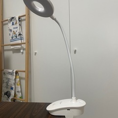 卓上ライトの画像