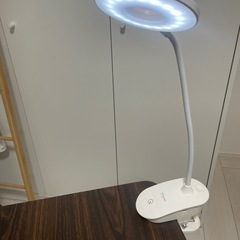 卓上ライトの画像
