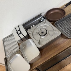 キャンプ用 調理器具セット（コンロ・メスティン・フライパン・網付きバット）の画像