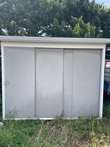 ハウス　物置き　プレハブ倉庫　　鍵有