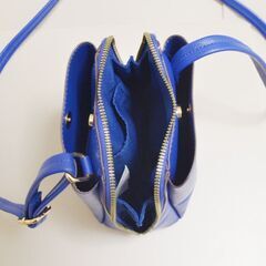 未使用品　スクエアミニショルダーバッグ　ブルーの画像