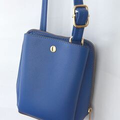 未使用品　スクエアミニショルダーバッグ　ブルーの画像