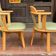 ダイニングチェア　回転椅子　2脚　1脚330円  中古品　小さな破れ・傷多数ありの画像