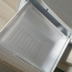 一人暮らしのサイズにおすすめのSHARPの冷蔵庫譲りますの画像