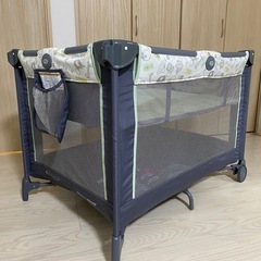 GRACO　ベビーベッド　折りたたみ可能の画像