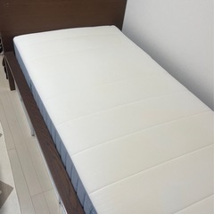 IKEA シングルベッド【フレーム➕マットレス】の画像