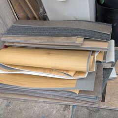 あげます。9日現在在庫　タイルカーペット㊴+床シート（少し）の画像