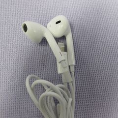 ( M-849 )iPhone用 イヤホン ３個まとめて まとめ売り 中古 動作確認済みの画像
