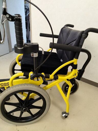 足こぎ車いす　COGY (コギー）Mサイズ　ソリッドイエロー　美品 楽天市場】COGY コギー / 足こぎ車いす / ソリッドイエロー / Mサイズ