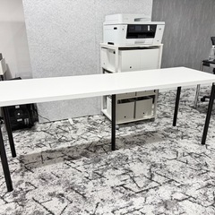 オフィスデスク 棚の画像